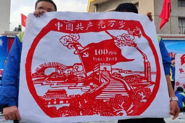 驾照注销、机动车未投保 男子在网络直播喝酒开车“兜风” 被刑拘